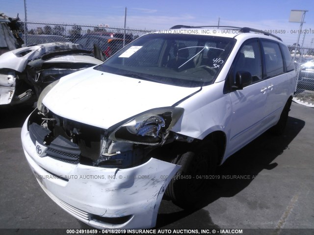 5TDZA23CX5S380118 - 2005 TOYOTA SIENNA CE/LE WHITE photo 2