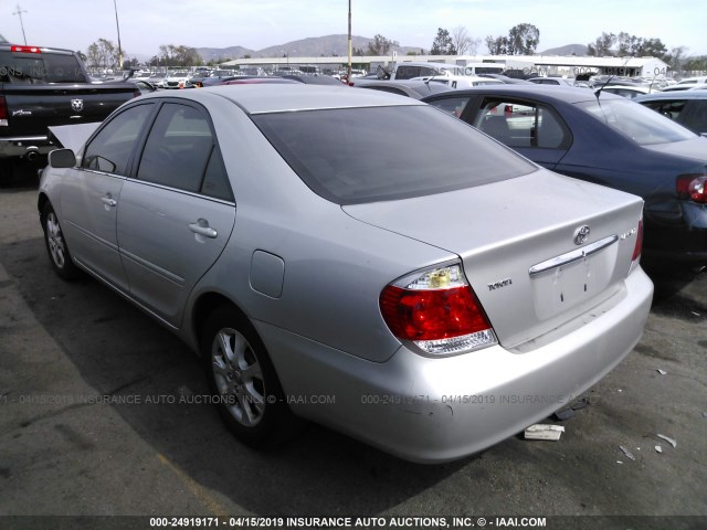 4T1BE32K76U123074 - 2006 TOYOTA CAMRY LE/XLE/SE SILVER photo 3