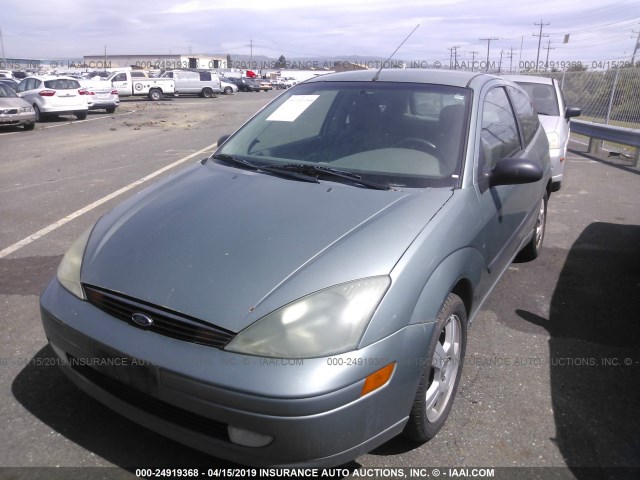 3FAFP31314R104413 - 2004 FORD FOCUS ZX3 GREEN photo 2