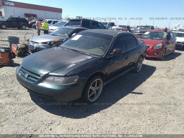 1HGCF86621A041930 - 2001 HONDA ACCORD VALUE GREEN photo 2