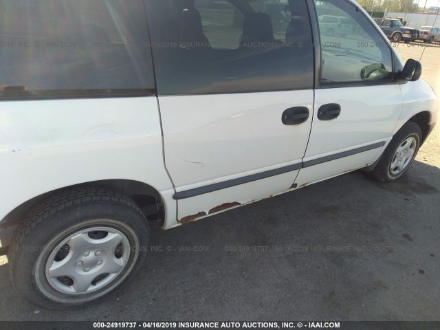 2B4GP25G9XR265458 - 1999 DODGE CARAVAN WHITE photo 6