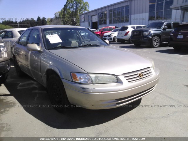 4T1BG22K9WU372240 - 1998 TOYOTA CAMRY CE/LE/XLE 锡色 照片 1