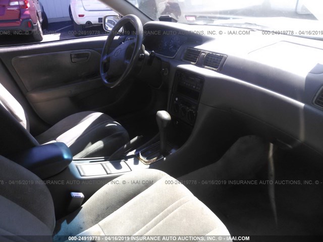 4T1BG22K9WU372240 - 1998 TOYOTA CAMRY CE/LE/XLE 锡色 照片 5