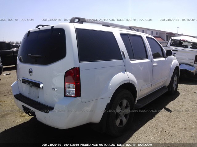 5N1AR18U75C738323 - 2005 NISSAN PATHFINDER LE/SE/XE WHITE photo 4