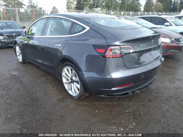 5YJ3E1EA5JF046951 - 2018 TESLA MODEL 3 GRAY photo 3