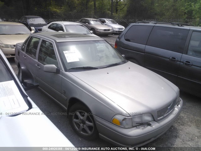 YV1LS56D5X2613934 - 1999 VOLVO S70 GLT SILVER photo 1