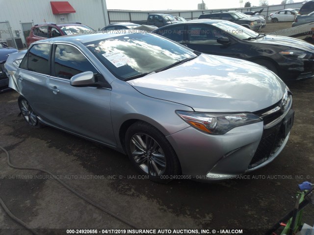 4T1BF1FK3GU215750 - 2016 TOYOTA CAMRY LE/XLE/SE/XSE SILVER photo 1