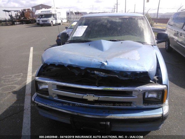 1GCCS19W6V8108488 - 1997 CHEVROLET S TRUCK S10 BLUE photo 6