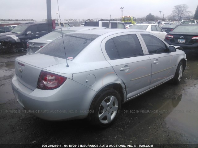 1G1AL58F687226010 - 2008 CHEVROLET COBALT LT SILVER photo 4