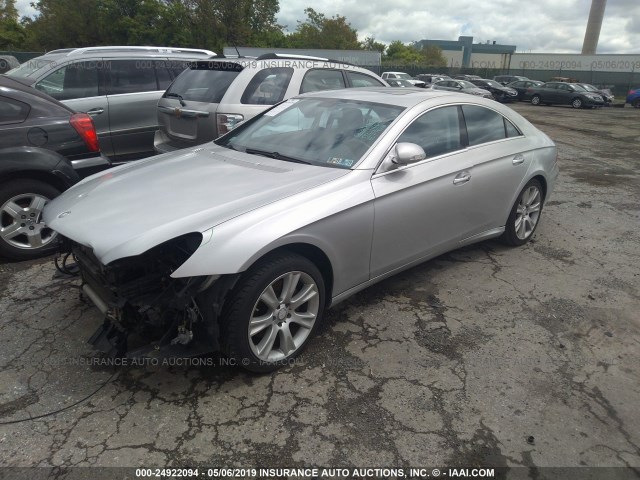 WDDDJ72X38A136636 - 2008 MERCEDES-BENZ CLS 550 SILVER photo 2