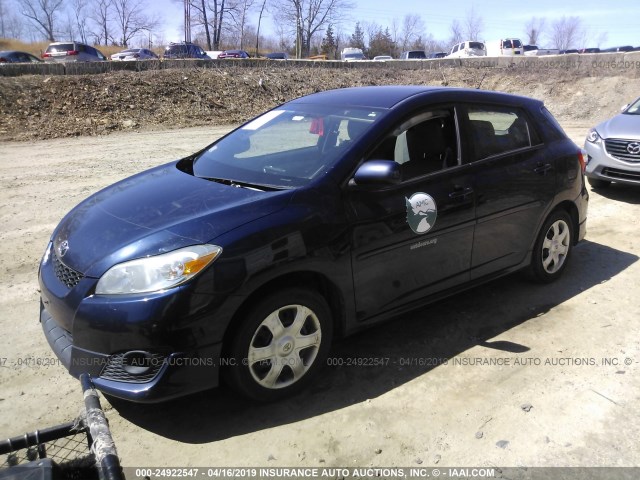 2T1KU4EE3AC390415 - 2010 TOYOTA COROLLA MATRIX  BLUE photo 2