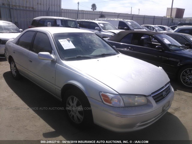 4T1BG22K51U872422 - 2001 TOYOTA CAMRY CE/LE/XLE SILVER photo 1