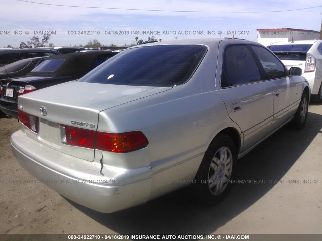 4T1BG22K51U872422 - 2001 TOYOTA CAMRY CE/LE/XLE SILVER photo 4