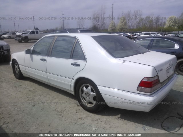 WDBGA43G8WA395817 - 1998 MERCEDES-BENZ S 420 WHITE photo 3