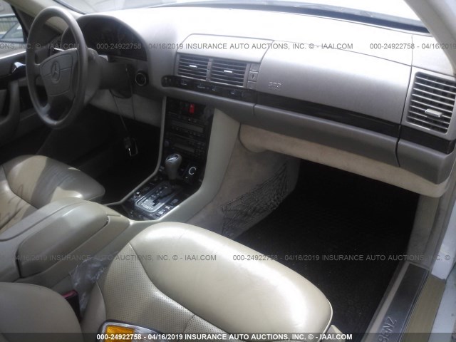 WDBGA43G8WA395817 - 1998 MERCEDES-BENZ S 420 WHITE photo 5