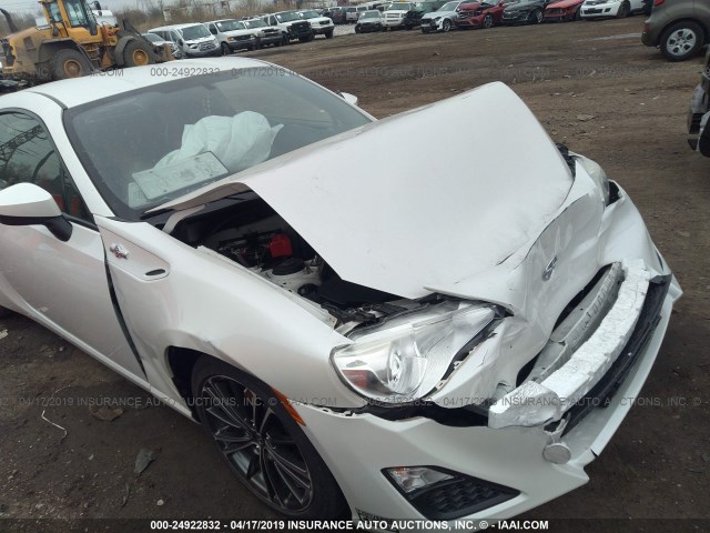 JF1ZNAA17D2730283 - 2013 TOYOTA SCION FR-S WHITE photo 6