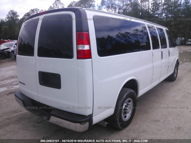 1GAZGPFG7K1156400 - 2019 CHEVROLET EXPRESS G3500 LT WHITE photo 4