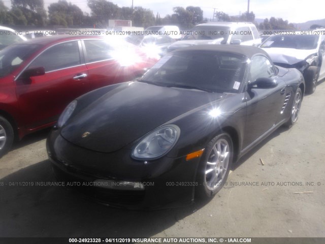 WP0CA29885U711251 - 2005 PORSCHE BOXSTER BLACK photo 2