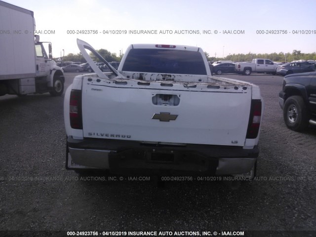 1GC4KZC84BF149528 - 2011 CHEVROLET SILVERADO K3500 WHITE photo 8