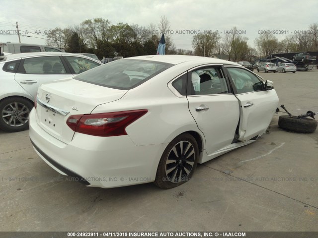 1N4AL3AP4JC154239 - 2018 NISSAN ALTIMA 2.5/S/SV/SL/SR WHITE photo 4