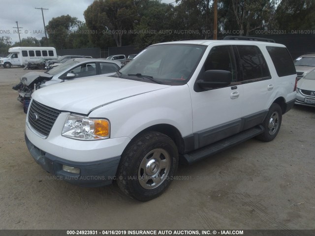 1FMPU15505LA14835 - 2005 FORD EXPEDITION XLT WHITE photo 2