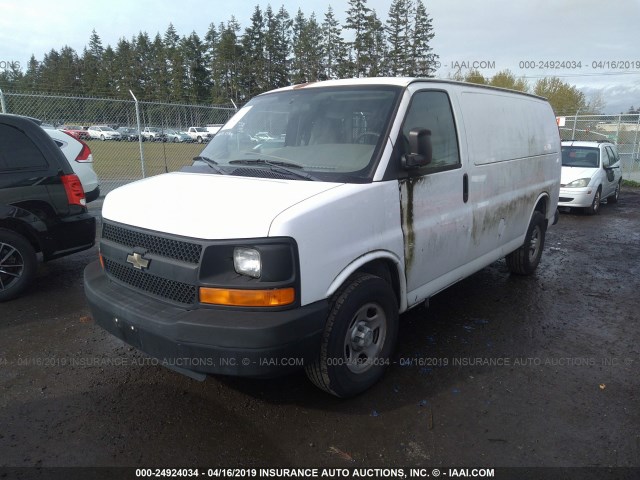 1GCFG15X561200909 - 2006 CHEVROLET EXPRESS G1500  WHITE photo 2