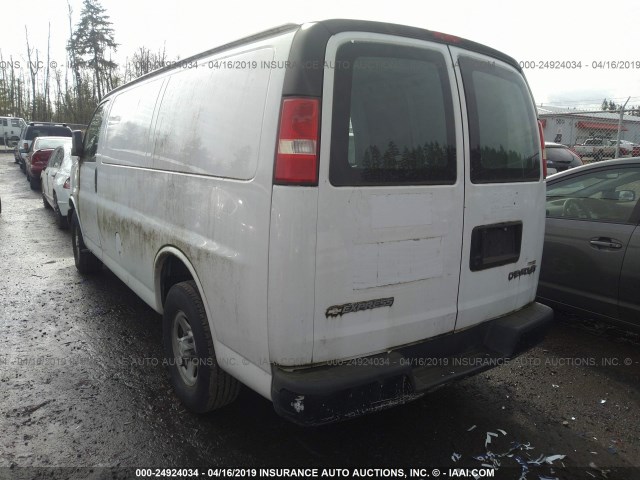 1GCFG15X561200909 - 2006 CHEVROLET EXPRESS G1500  WHITE photo 3