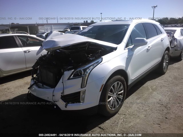 1GYKNBRS7HZ121314 - 2017 CADILLAC XT5 LUXURY WHITE photo 2