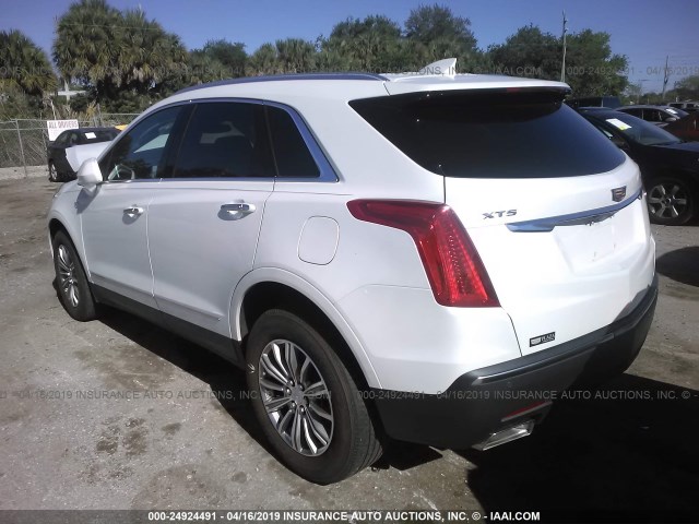 1GYKNBRS7HZ121314 - 2017 CADILLAC XT5 LUXURY WHITE photo 3