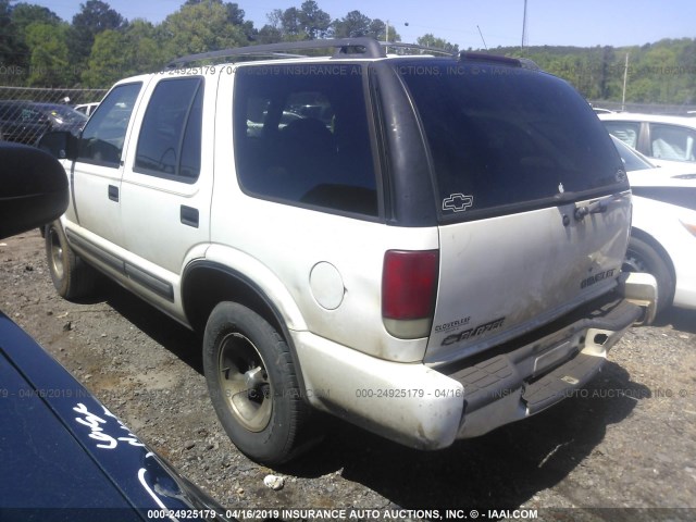 1GNCS13W01K152063 - 2001 CHEVROLET BLAZER WHITE photo 3