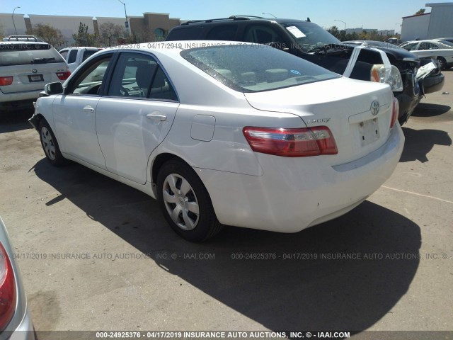 4T4BE46K69R108575 - 2009 TOYOTA CAMRY SE/LE/XLE WHITE photo 3