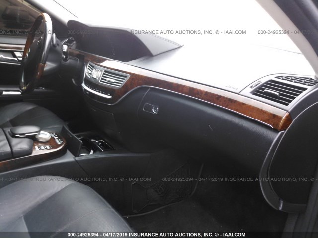 WDDNG71X79A251844 - 2009 MERCEDES-BENZ S 550 BLACK photo 5