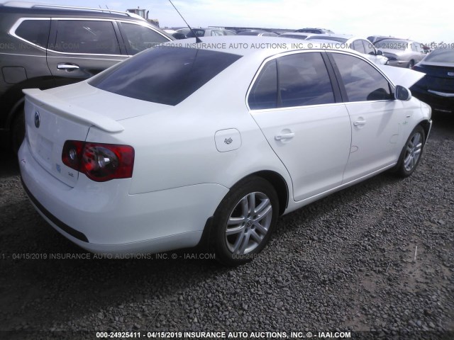 3VWEF71K07M111858 - 2007 VOLKSWAGEN JETTA WOLFSBURG WHITE photo 4