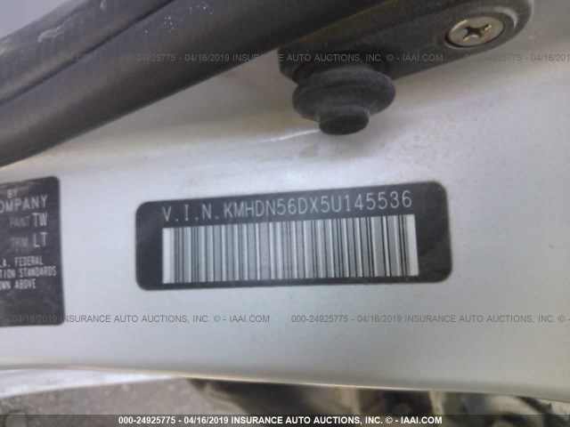 KMHDN56DX5U145536 - 2005 HYUNDAI ELANTRA GLS/GT SILVER photo 9