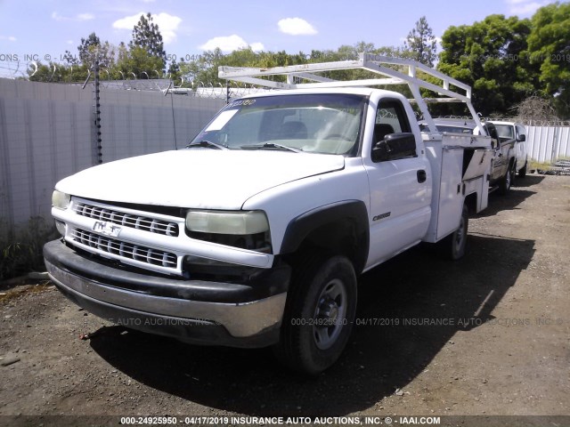 1GBHC24U62E271559 - 2002 CHEVROLET SILVERADO C2500 HEAVY DUTY WHITE photo 2