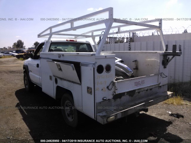 1GBHC24U62E271559 - 2002 CHEVROLET SILVERADO C2500 HEAVY DUTY WHITE photo 3