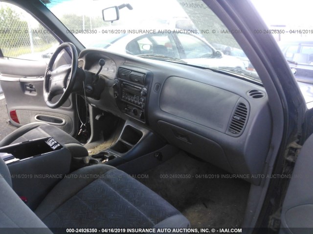 1FMZU73E0YZA73383 - 2000 FORD EXPLORER XLT BLUE photo 5