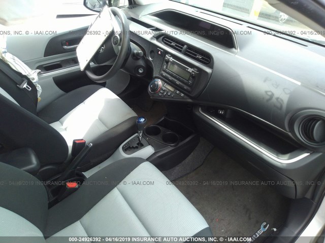 JTDKDTB37E1575266 - 2014 TOYOTA PRIUS C SILVER photo 5