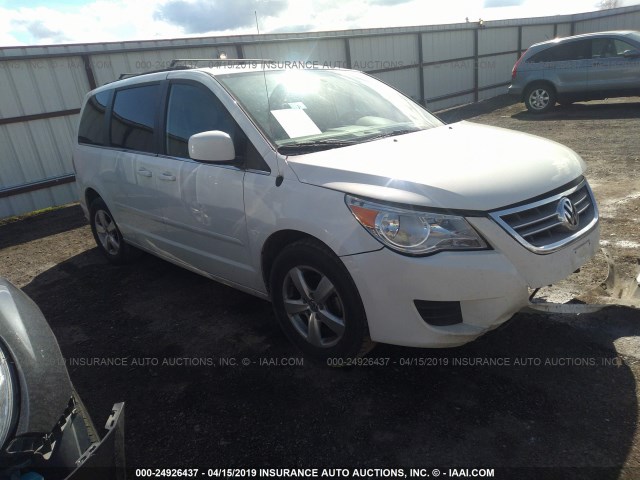 2V4RW3DG3BR691571 - 2011 VOLKSWAGEN ROUTAN SE WHITE photo 1