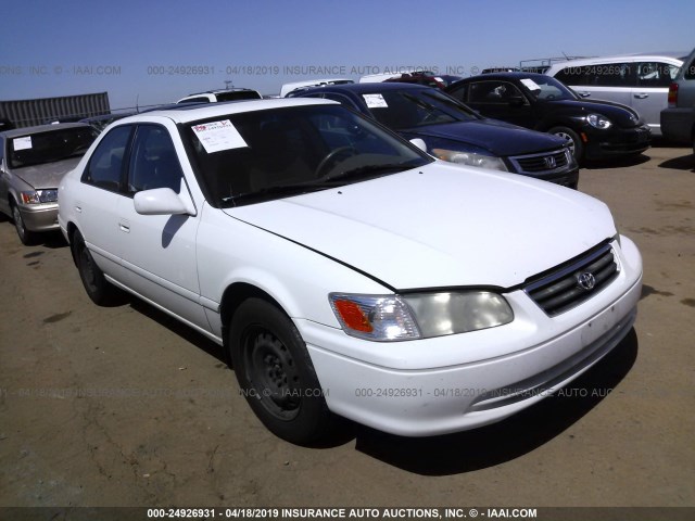 4T1BF28K7YU934973 - 2000 TOYOTA CAMRY LE/XLE WHITE photo 1
