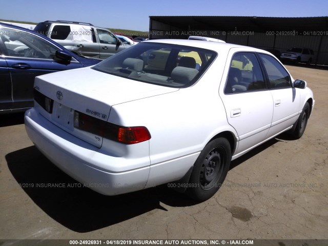 4T1BF28K7YU934973 - 2000 TOYOTA CAMRY LE/XLE WHITE photo 4