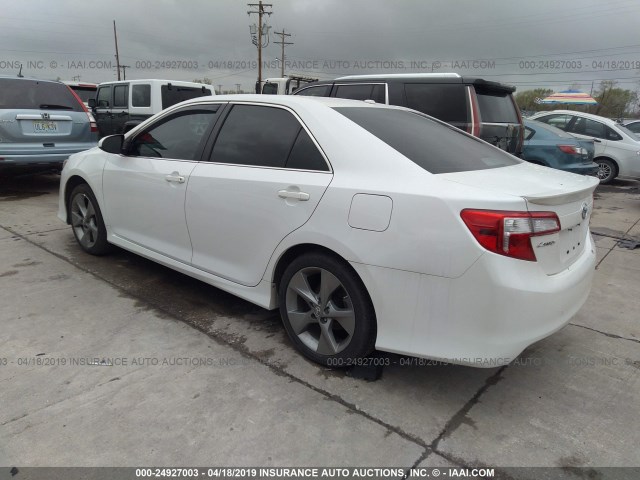 4T1BF1FK5CU632362 - 2012 TOYOTA CAMRY SE/LE/XLE WHITE photo 3