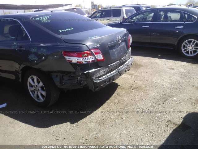 4T1BF3EK8BU215796 - 2011 TOYOTA CAMRY SE/LE/XLE GRAY photo 6