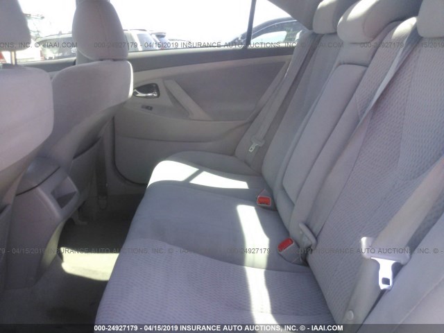 4T1BF3EK8BU215796 - 2011 TOYOTA CAMRY SE/LE/XLE GRAY photo 8