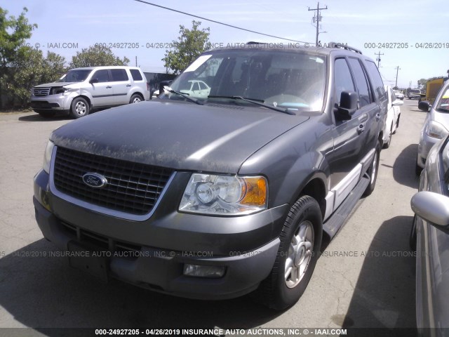 1FMPU15585LA53074 - 2005 FORD EXPEDITION XLT GRAY photo 2