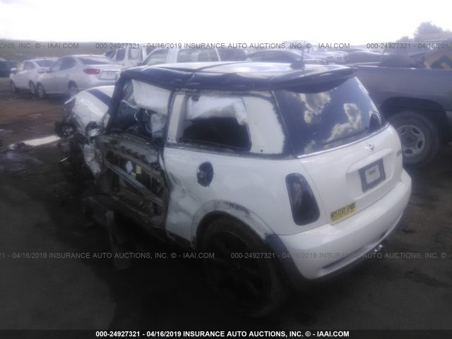 WMWRE33516TJ40368 - 2006 MINI COOPER S WHITE photo 3