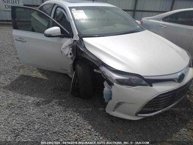 4T1BD1EB1JU060873 - 2018 TOYOTA AVALON HYBRID/PLUS/XLE PREM/LTD WHITE photo 6