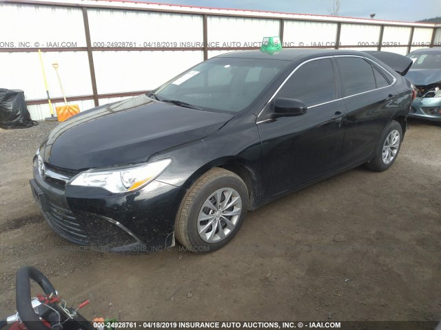 4T1BF1FK3FU038440 - 2015 TOYOTA CAMRY LE/XLE/SE/XSE შავი ფოტო 2