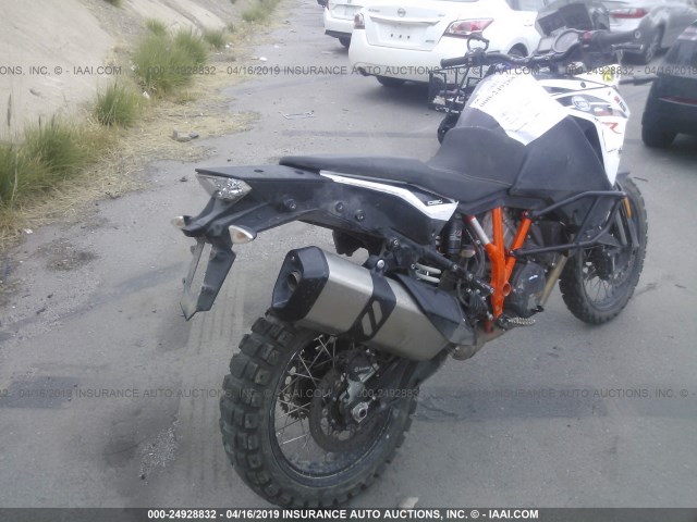 VBKV49402HM968628 - 2017 KTM 1090 ADVENTURE R WHITE photo 4