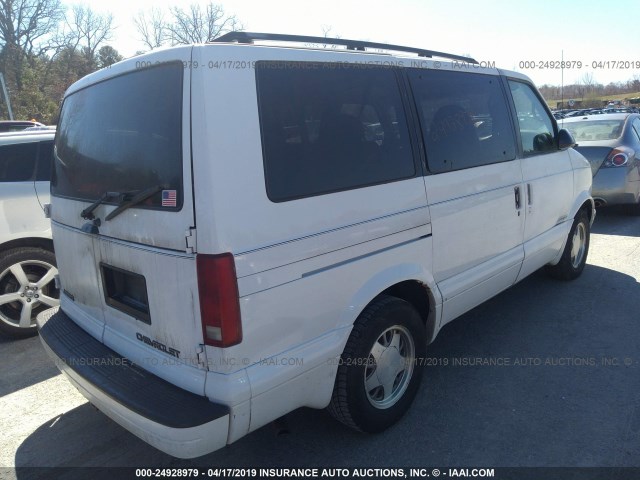 1GNDM19W8YB208430 - 2000 CHEVROLET ASTRO WHITE photo 4